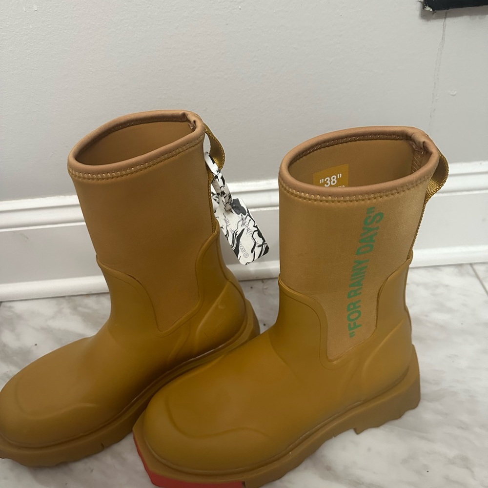 OFF-WHITE Rain Boots - Tan